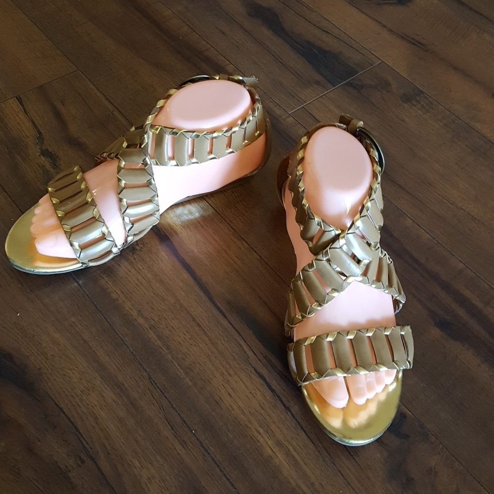 libby.edelman - Tan‎ & Gold Strap Sandals
